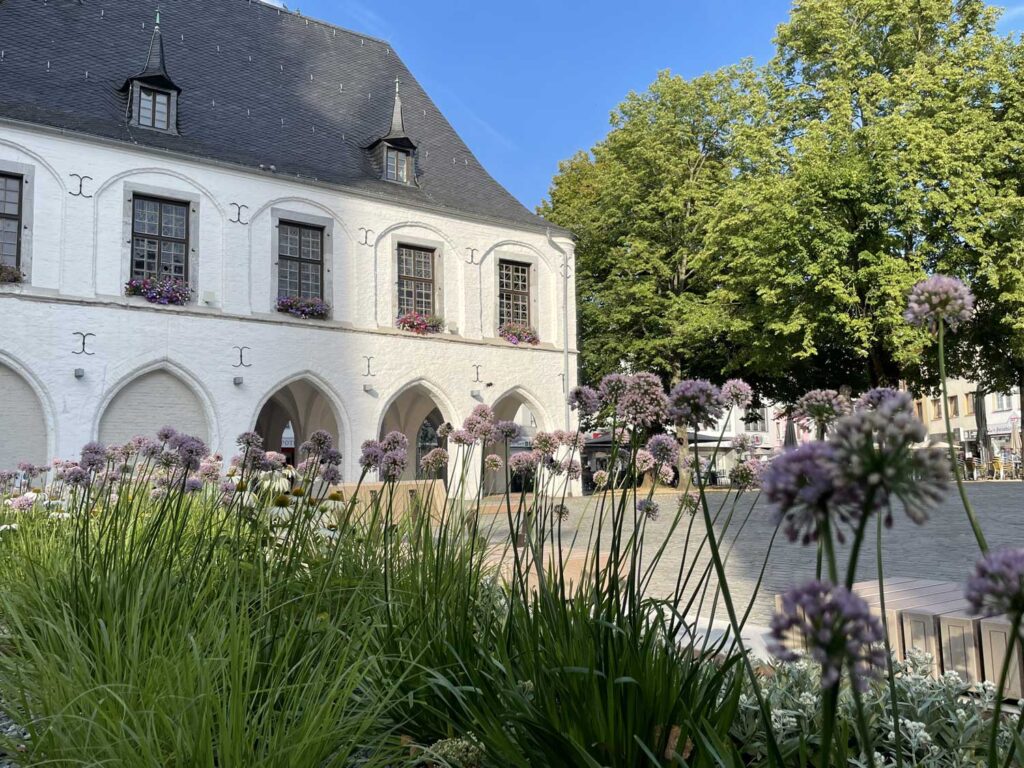 Erkelenzer Marktplatz mit Altem Rathaus
