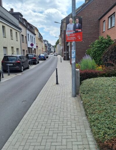 Die ersten Wahlplakate sind angebracht