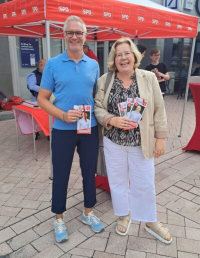 Unser Bürgermeisterkandidat Michael Tüffers am 1. August auf dem Erkelenzer Wochenmarkt