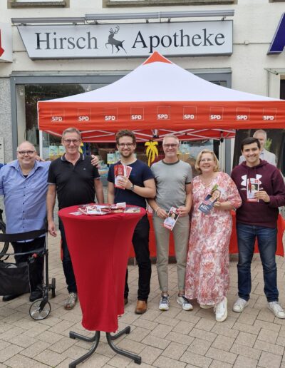 Mit unserem Bürgermeisterkandidaten und unserer Landratskandidatin auf dem Wochenmarkt